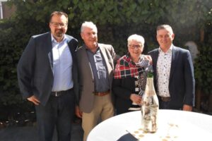 Bron: https://www.limburger.nl/cnt/dmf20190523_00106962/diamanten-echtpaar-haan-uit-landgraaf